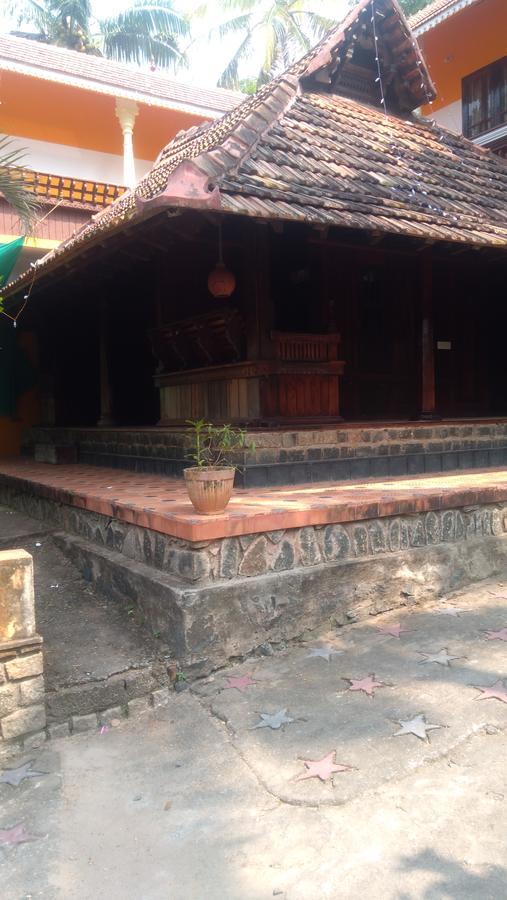 Thriphala Ayurveda Yogashram Apartman Thiruvananthapuram Kültér fotó